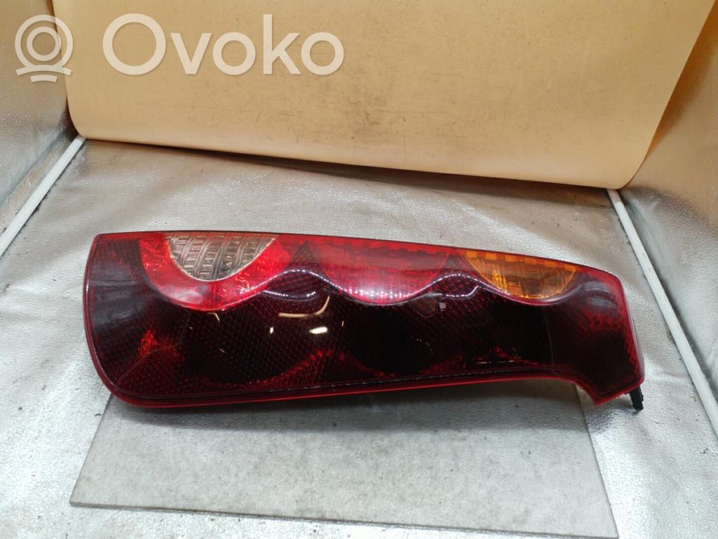 Rear/tail lights   26550BH00B