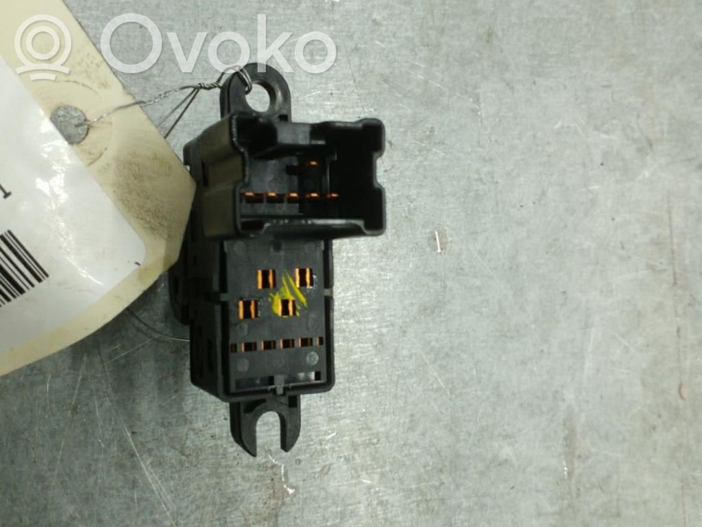 Interruptor del elevalunas eléctrico   25411BR00A