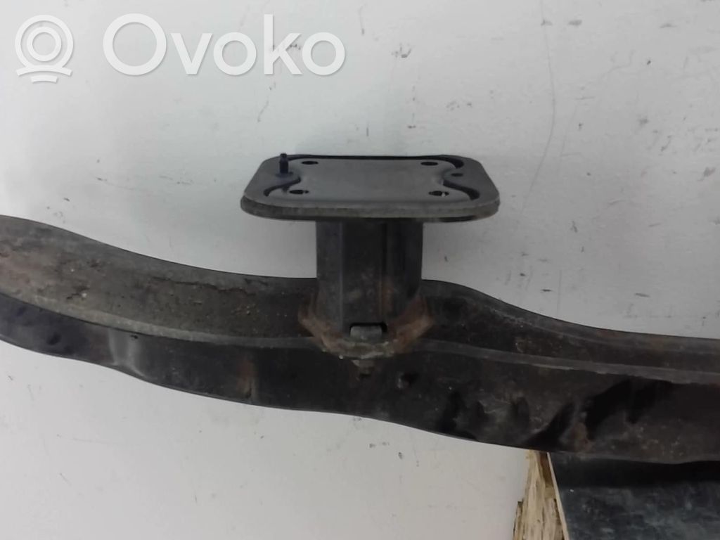 Priekšpusē bampera sija / balka   51117178080