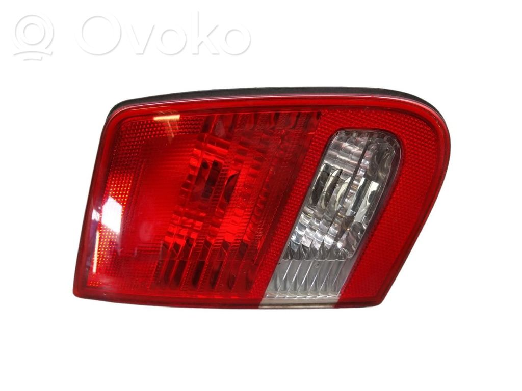 Saab 9-3 Ver1 Lampă spate în capacul portbagajului 