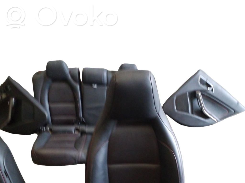 Mercedes-Benz A W176 Tapicerka / Komplet 