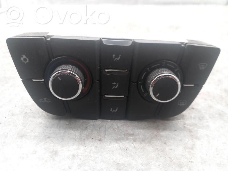Climate control unit   13579092