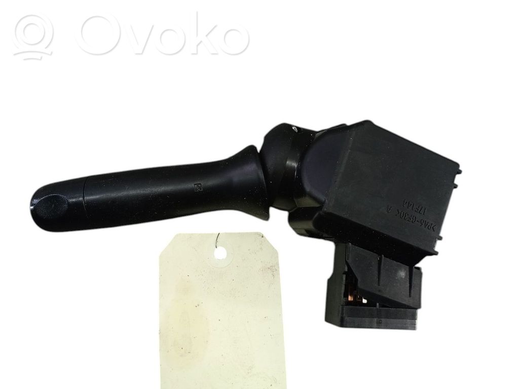 Toyota Yaris Manetka / Przełącznik wycieraczek 