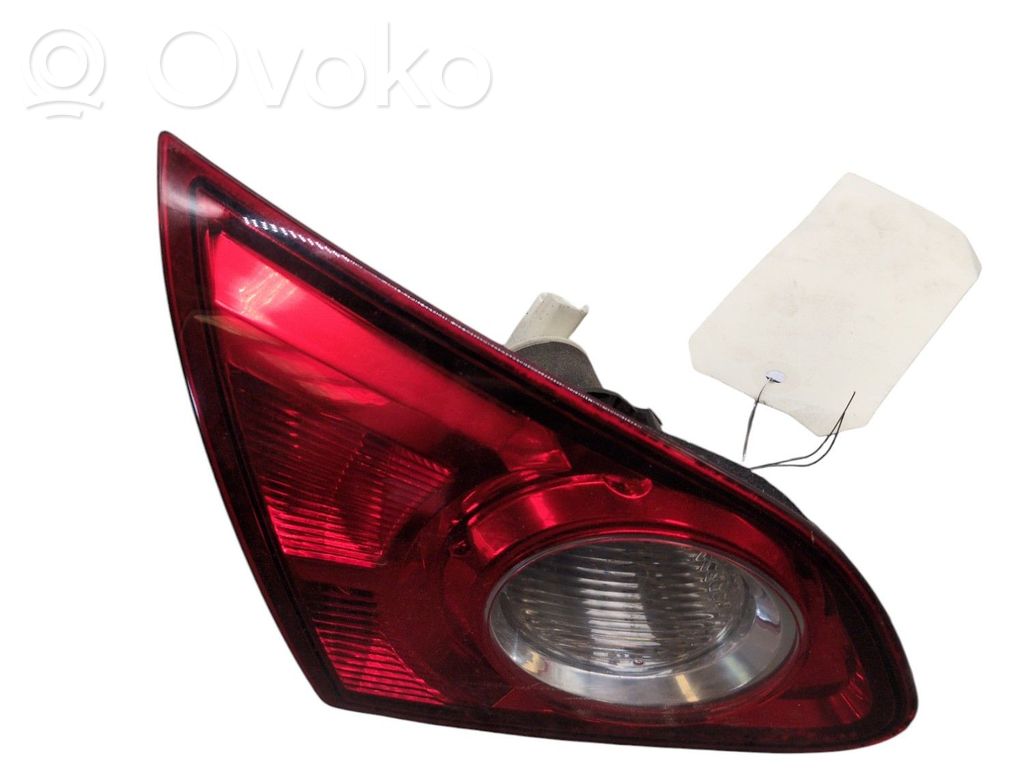 Nissan Qashqai Lampy tylnej klapy bagażnika 