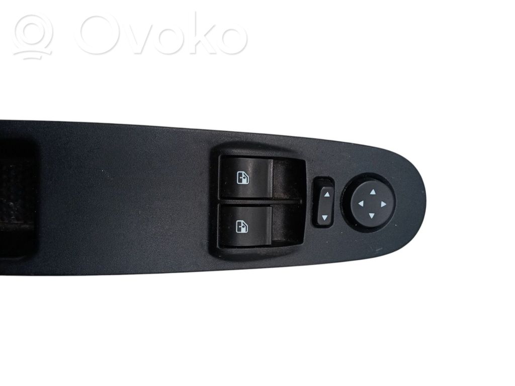Lancia Ypsilon Electric window control switch 