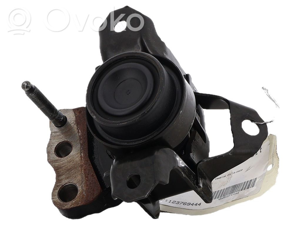 Citroen C1 Engine mount bracket 