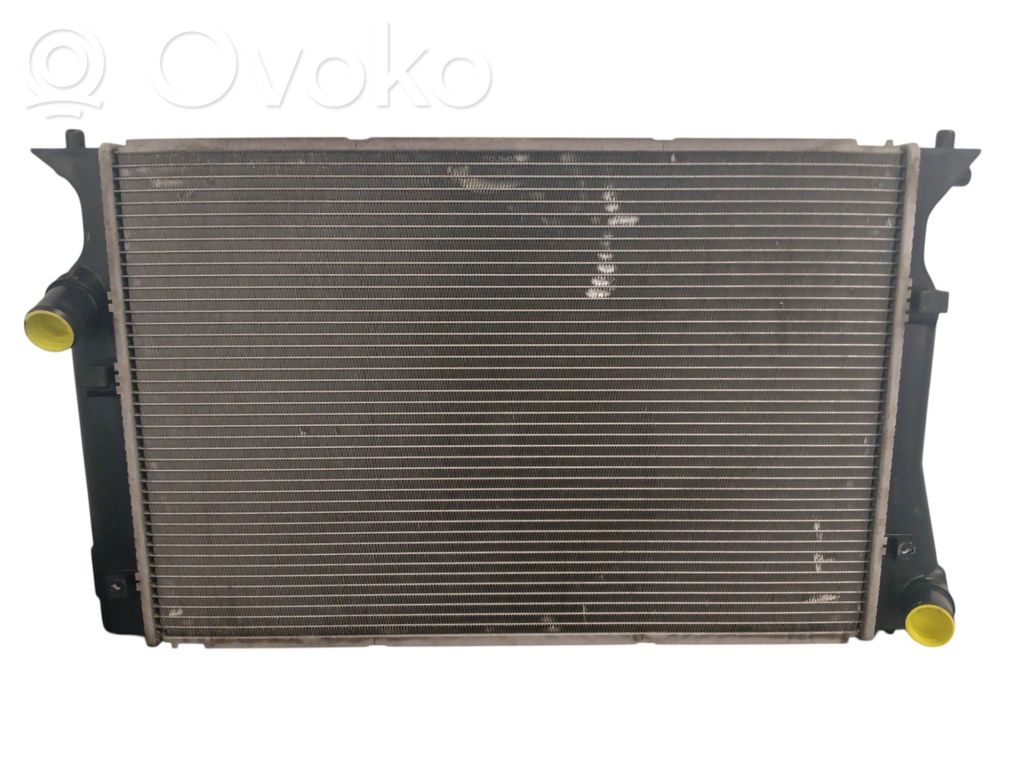 Toyota Corolla Verso E121 Radiator lichid răcire 