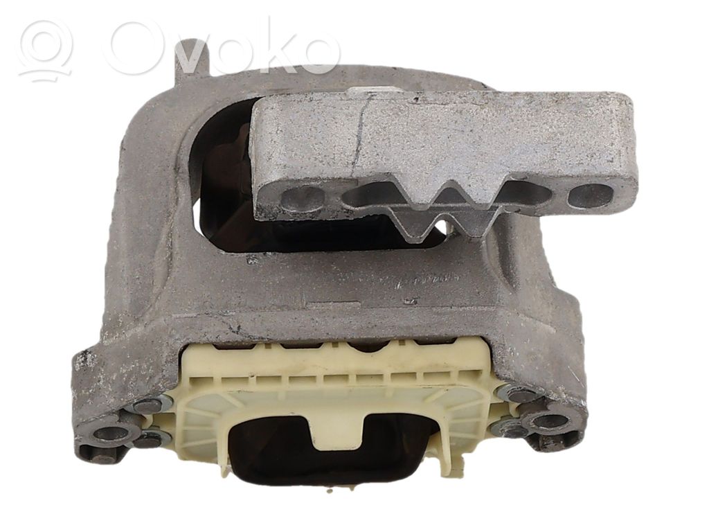 Volkswagen Polo VI Engine mount bracket 