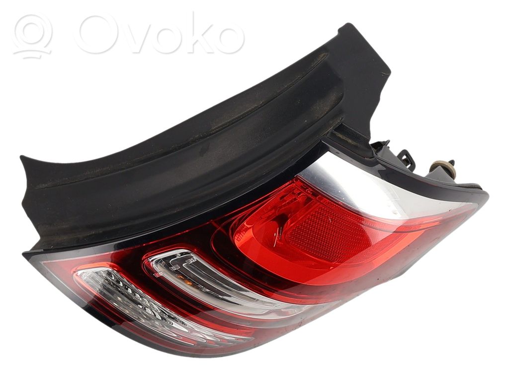 Rear/tail lights   9803928480
