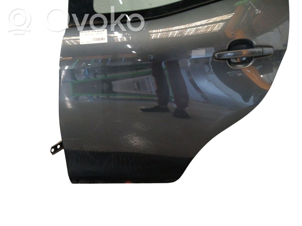 Puerta trasera   670040H030