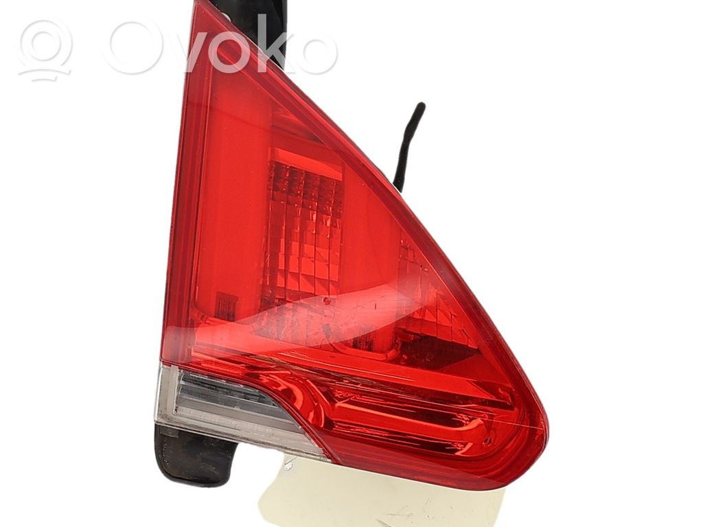 Peugeot 2008 I Luci posteriori del portellone del bagagliaio