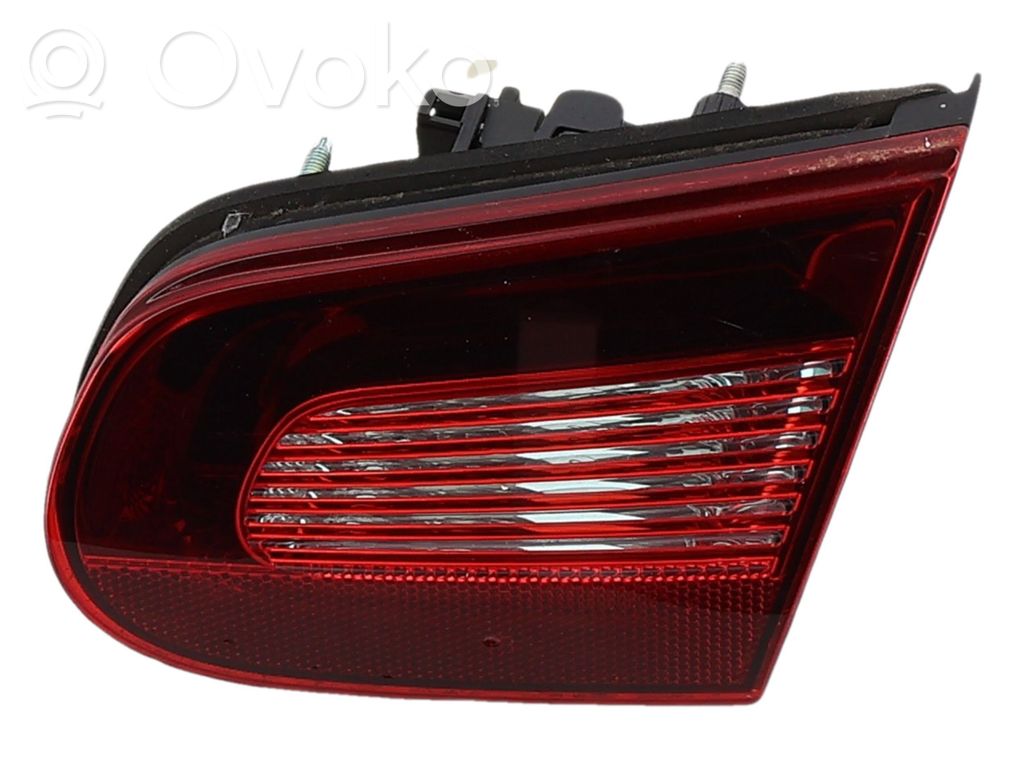 Tailgate rear/tail lights   1Q0945094B