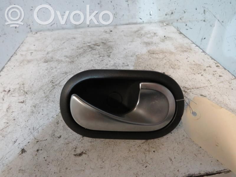Renault Clio III Manecilla interna puerta delantera 