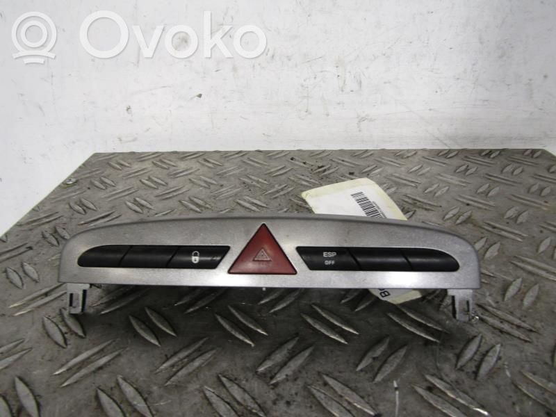 Peugeot 308 Botón interruptor de luz de peligro 