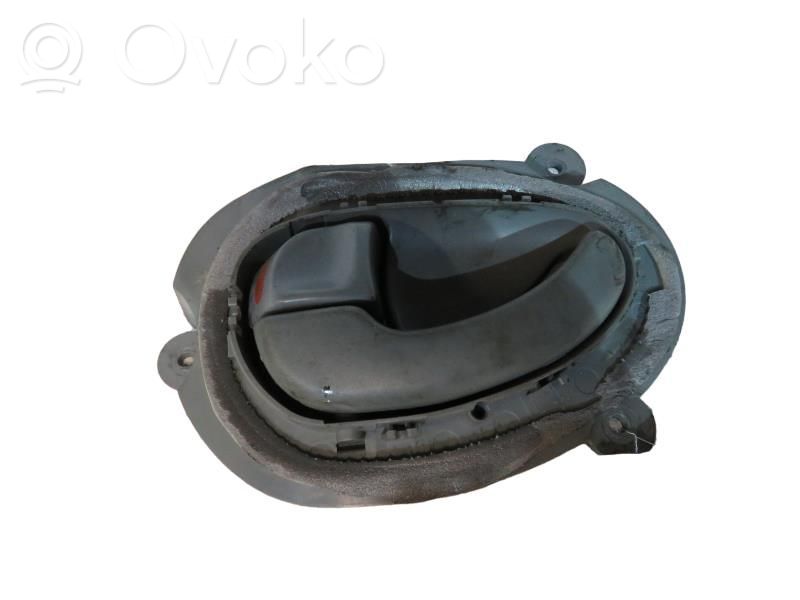 Manecilla interna puerta trasera   914385