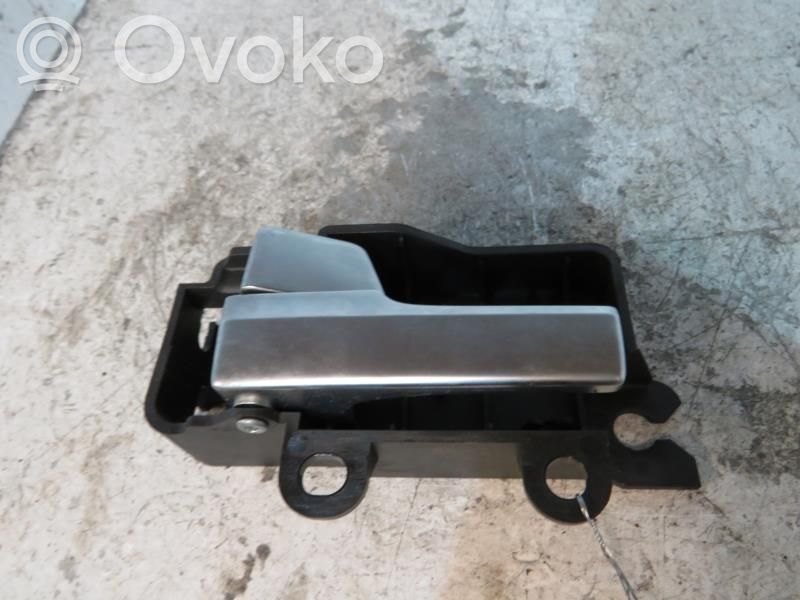 Ford C-MAX I Manecilla interna puerta trasera 