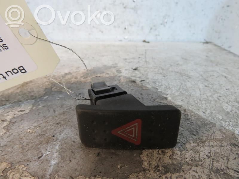 Suzuki SX4 Botón interruptor de luz de peligro 