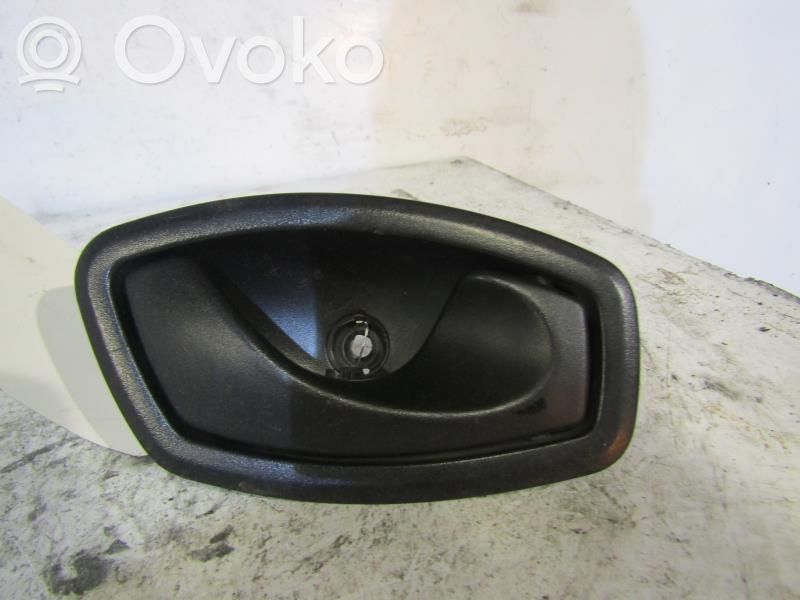 Manecilla interna puerta delantera   806700007R