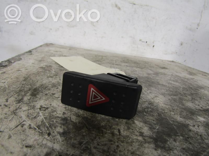 Suzuki SX4 Botón interruptor de luz de peligro 