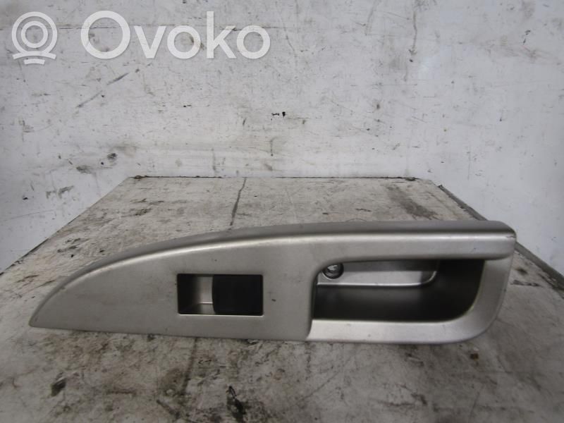 Toyota Urban Cruiser XP110 Interruttore di controllo dell’alzacristalli elettrico 