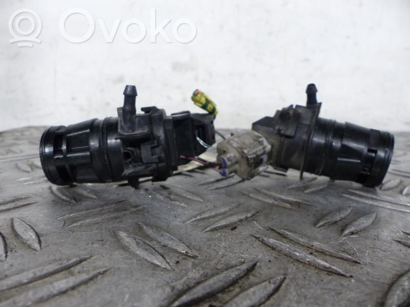 Mazda 5 Windscreen/windshield washer pump 