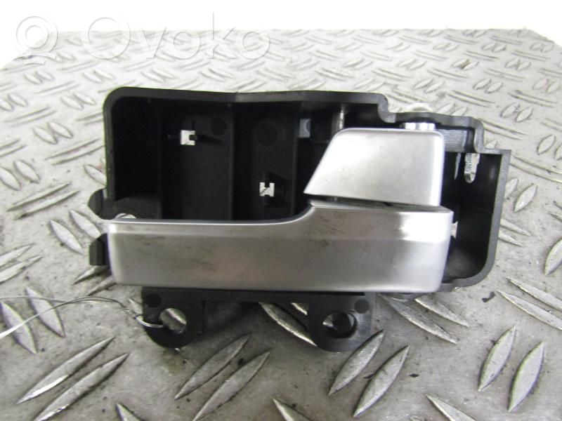 Ford C-MAX I Manecilla interna puerta trasera 