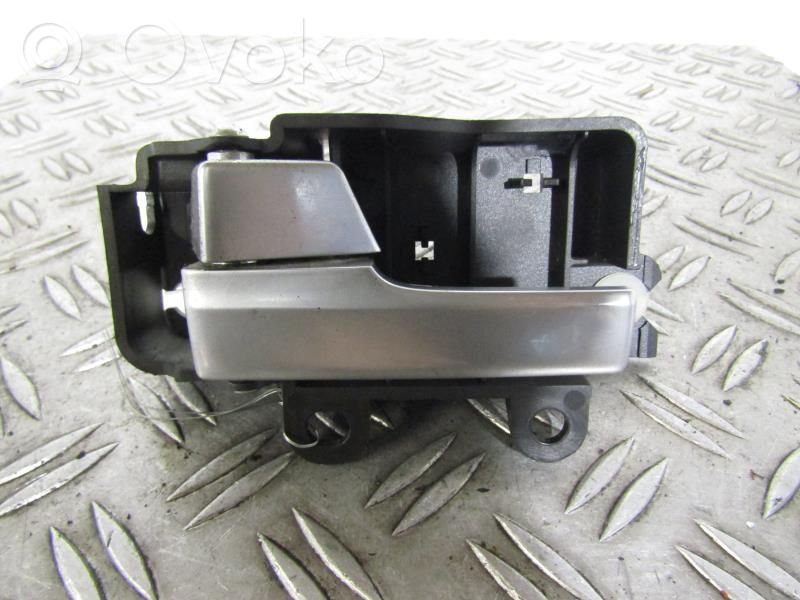 Manecilla interna puerta delantera   1501943