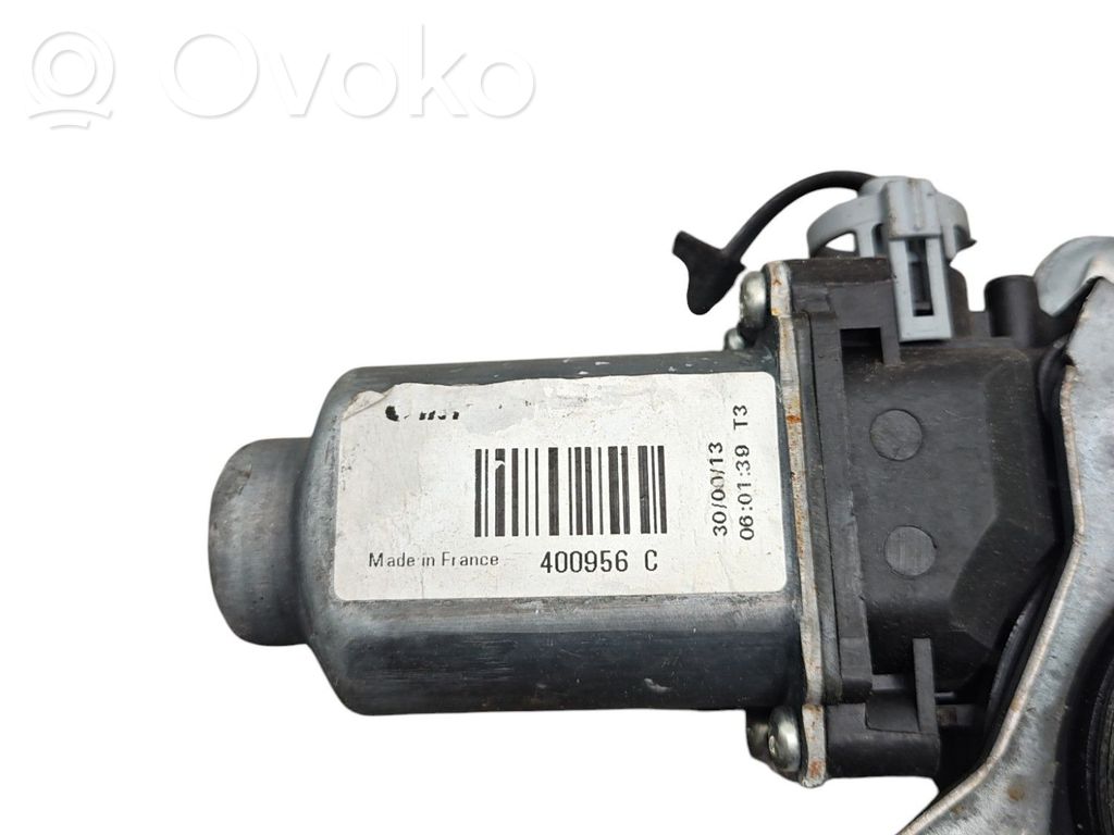 Renault Twingo II Elektryczny podnośnik szyby drzwi przednich 
