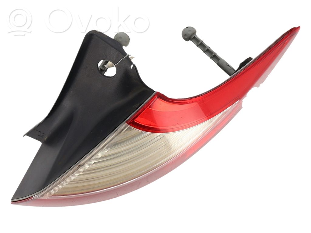 Luz trasera/de freno   265500007R