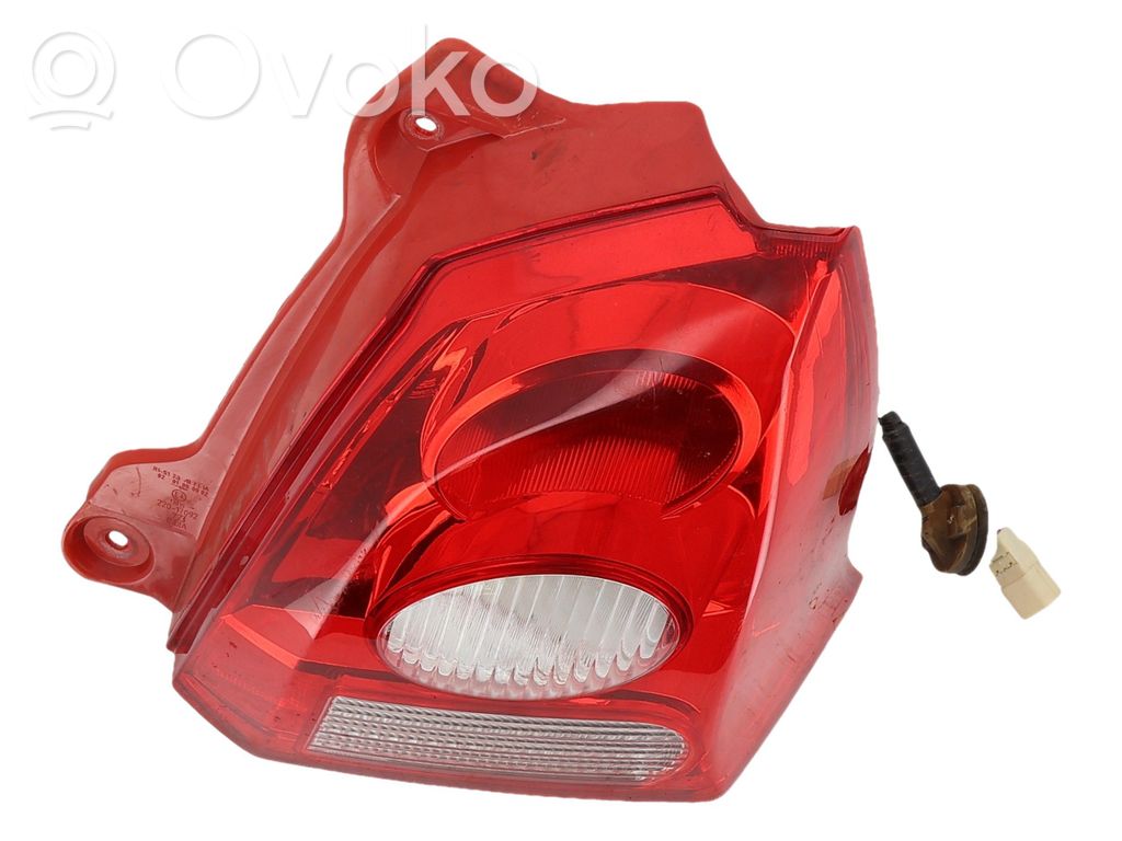 Nissan Pixo Luci posteriori 