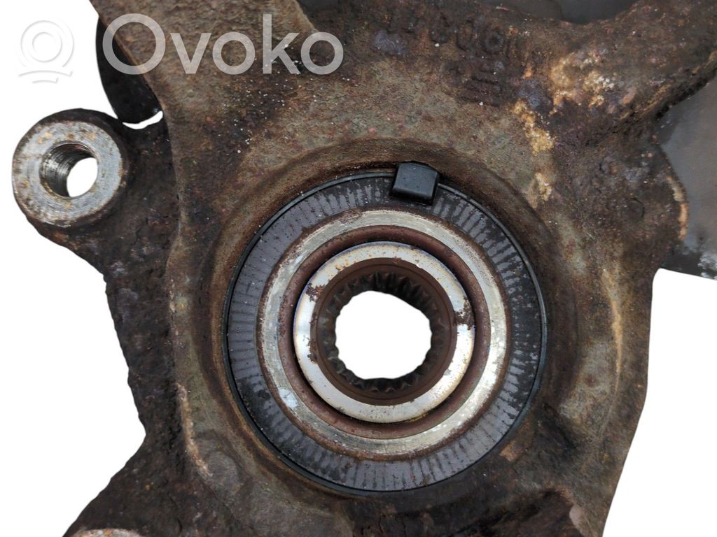 Renault Twingo II Achsschenkel vorne 