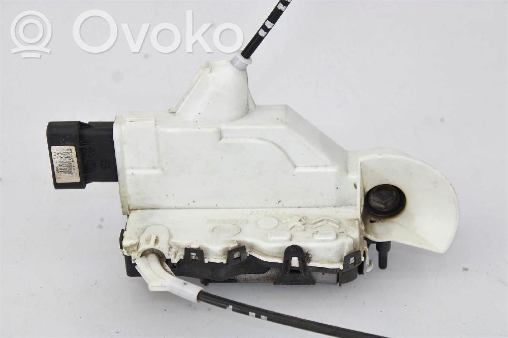 Front door lock   006182