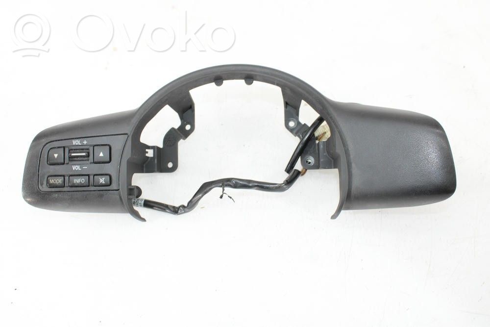 Mazda 2 Steering wheel buttons/switches 