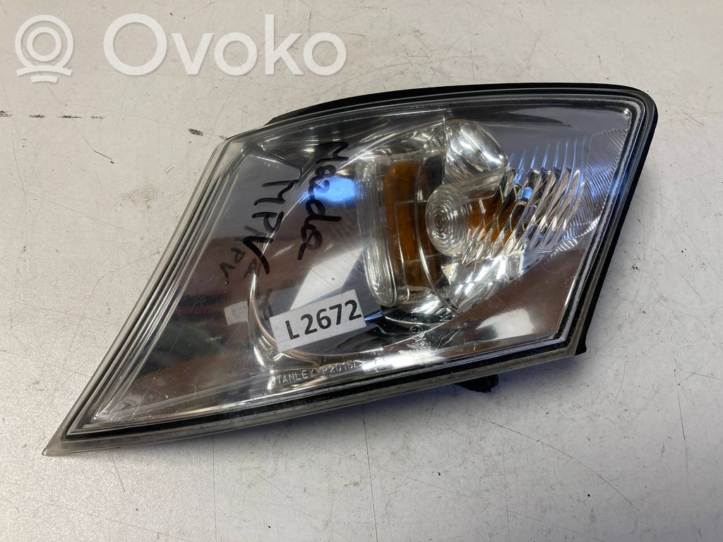 Mazda MPV II LW Front indicator light 
