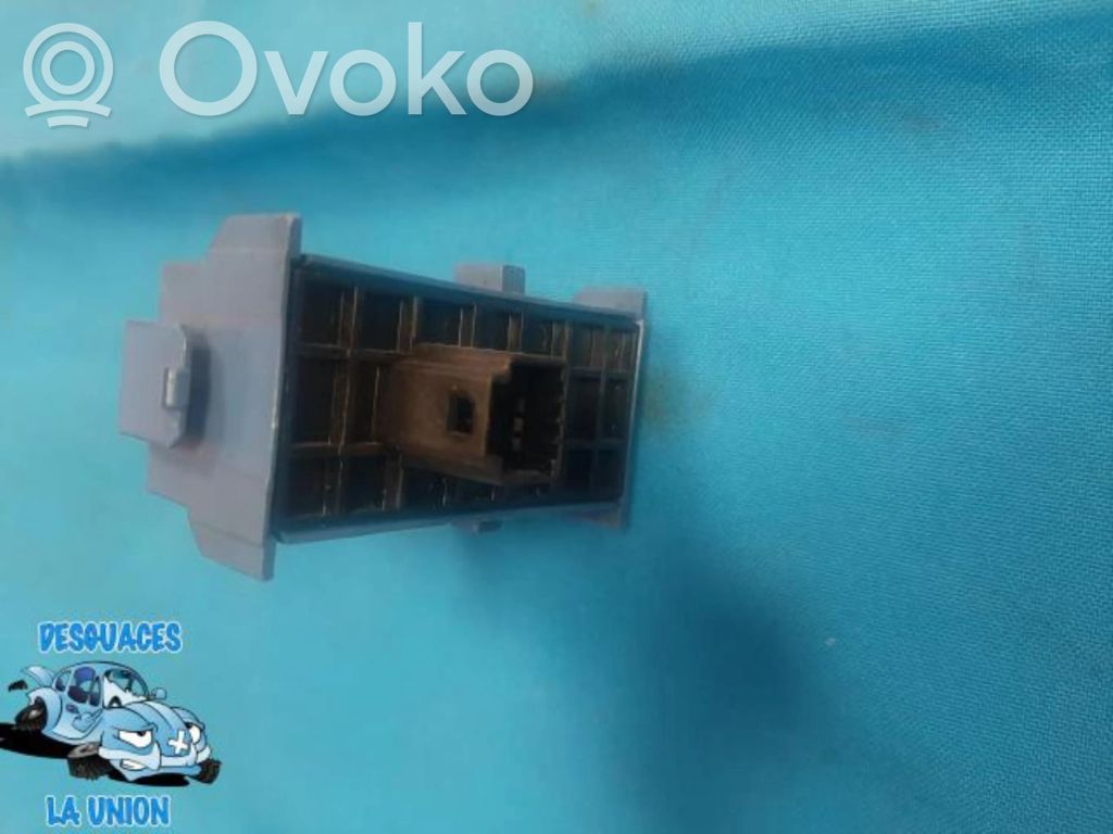 Toyota Verso Electric window control switch 