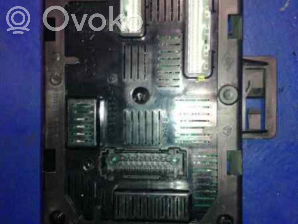 Fuse module   8200652286,8200652286