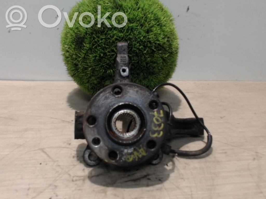 Citroen C8 Front wheel hub 