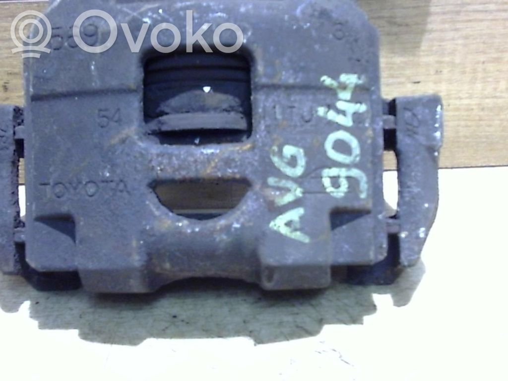 Toyota Yaris Zacisk hamulcowy przedni