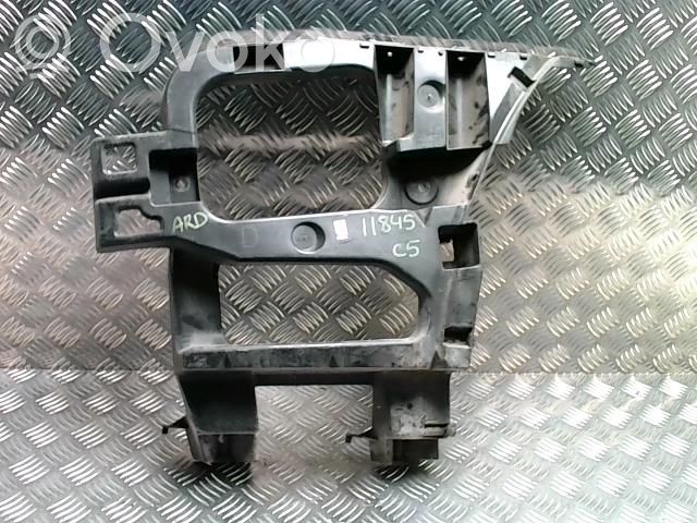 Rear bumper mounting bracket