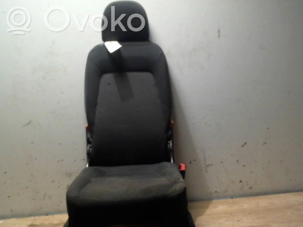 Etumatkustajan istuin   00008846Q8,00008846Q8