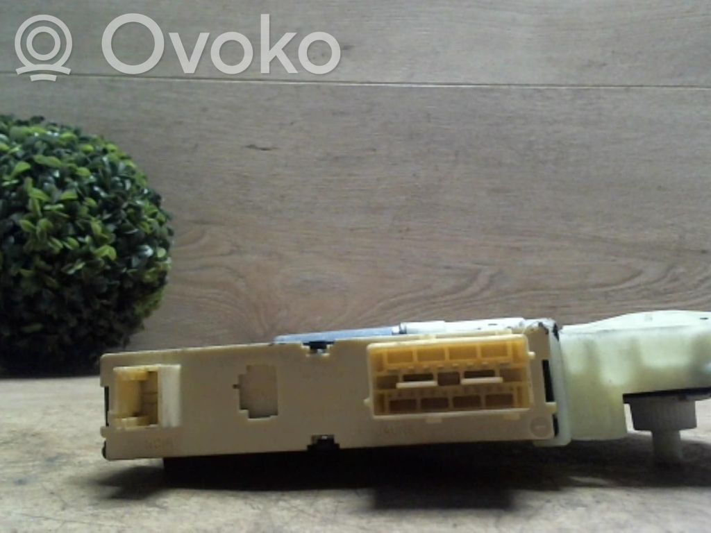 Fiat Punto (188) Motorino alzacristalli della portiera anteriore 