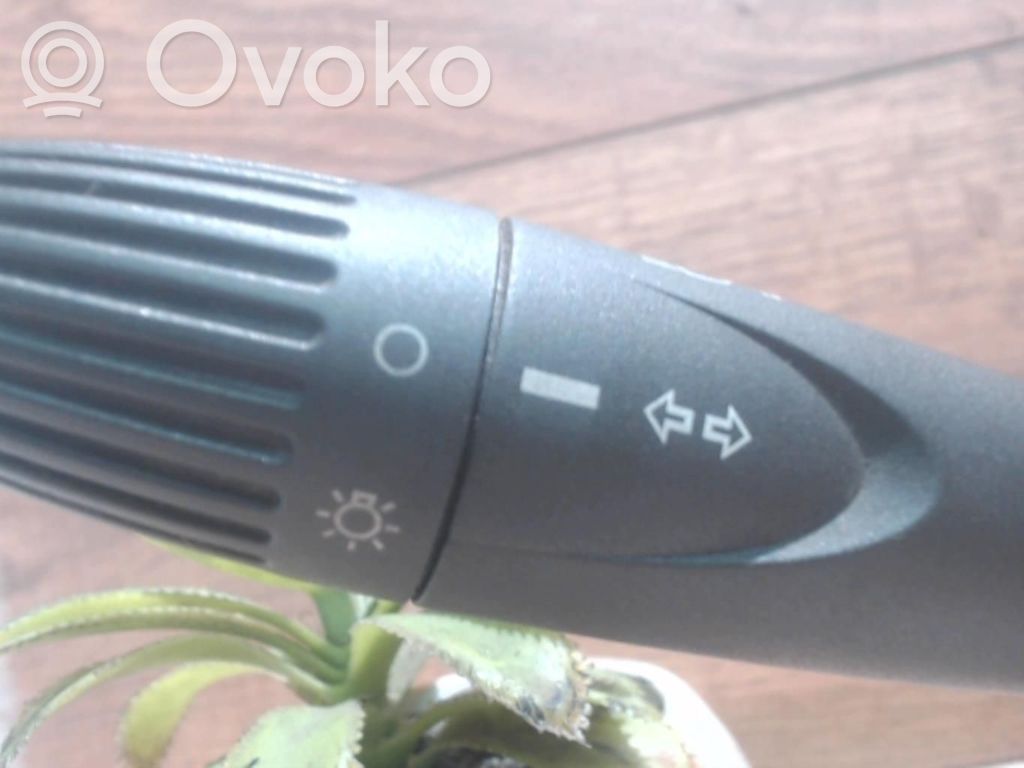 Fiat Punto (188) Przełącznik / Przycisk kierownicy