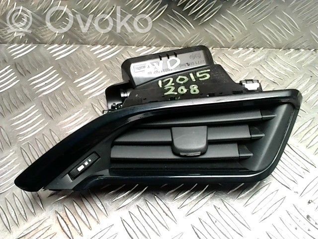 Peugeot 208 I Rejilla de ventilación central del panel