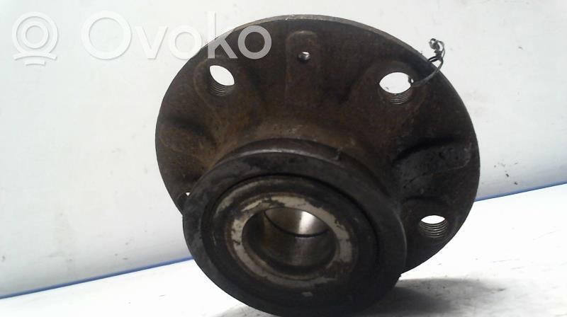 Volkswagen Golf VI Cubo de rueda trasera
