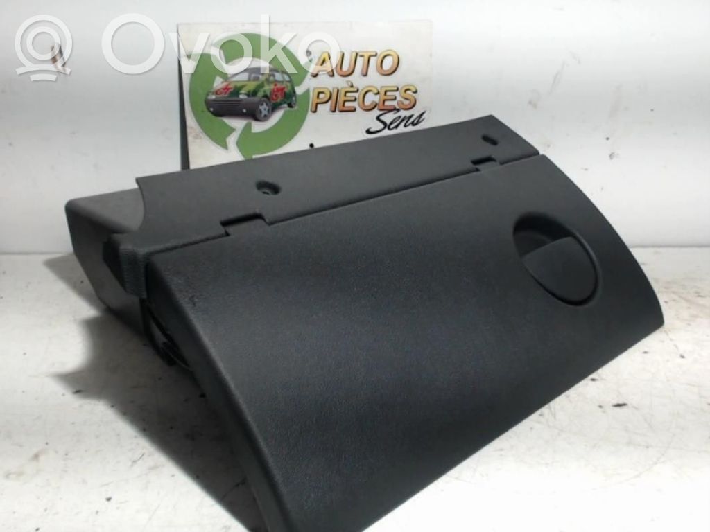 Opel Corsa C Guantera 