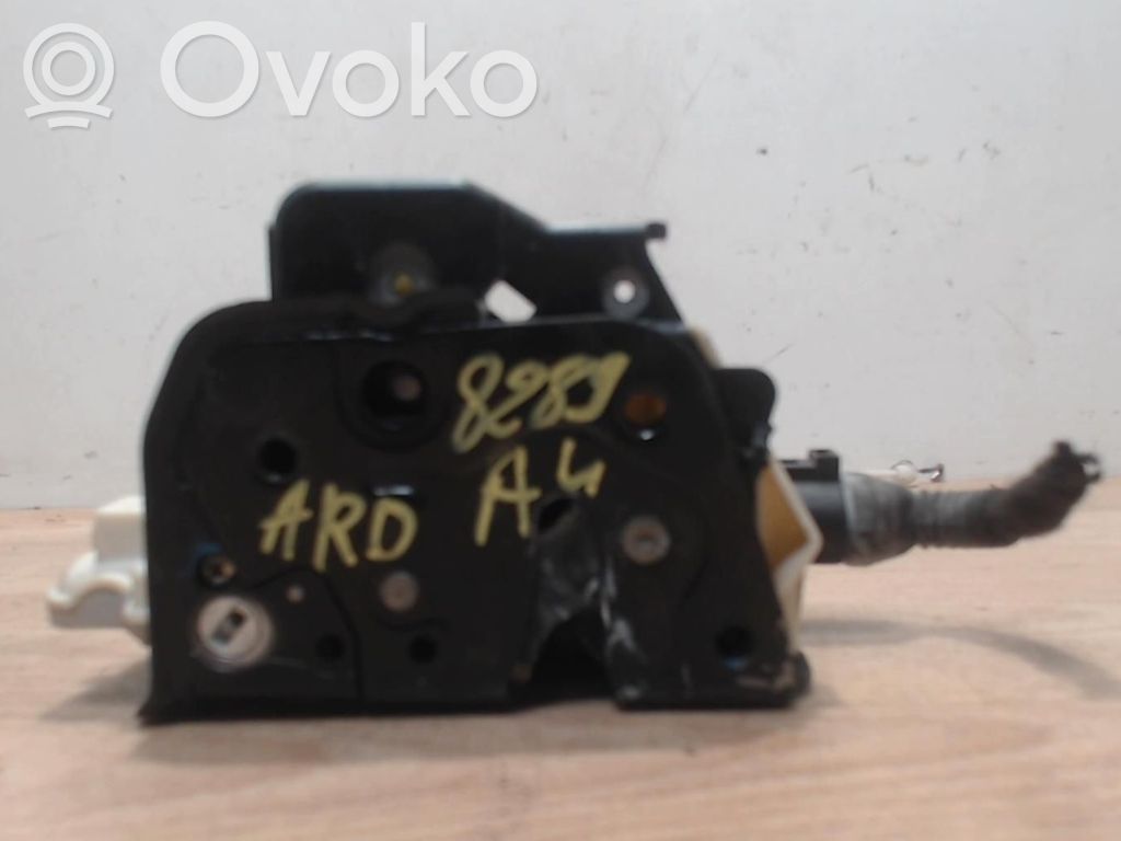 Audi A4 S4 B7 8E 8H Încuietoare ușă spate 