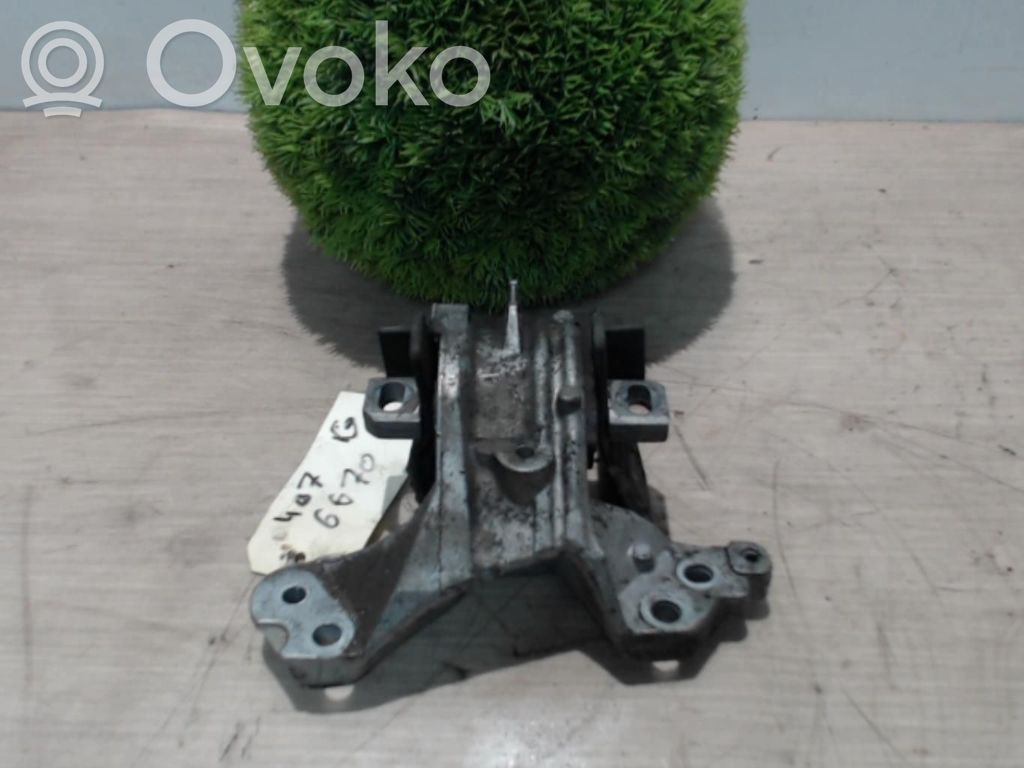 Soporte de montaje del motor
