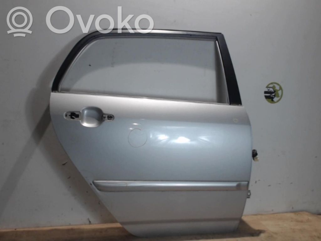 Toyota Corolla E120 E130 Puerta trasera 