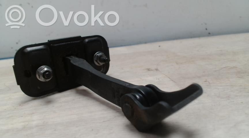 Traba/gancho de cierre de puerta trasera
