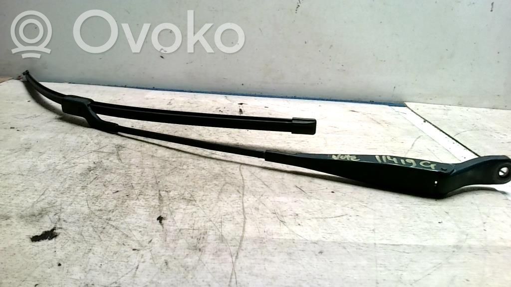Brazo del limpiaparabrisas delantero   288819U100,288819U100